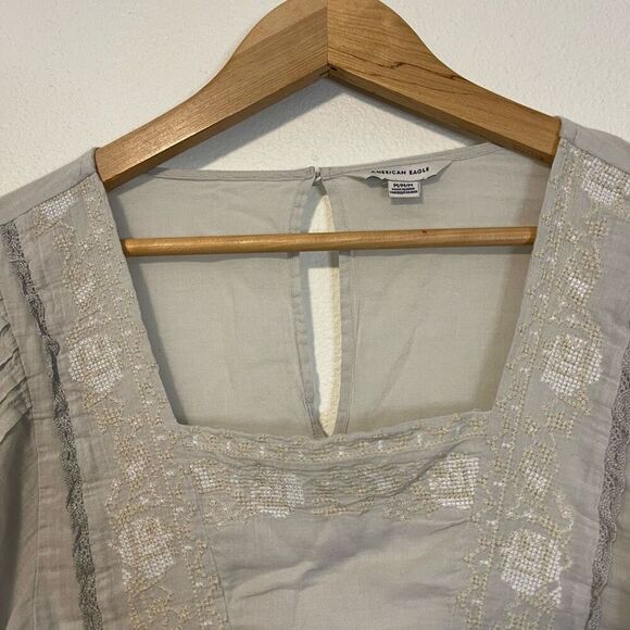American Eagle Cross Stitch Cropped Flutter Sleeve Blouse Size Medium - Picture 3 of 11